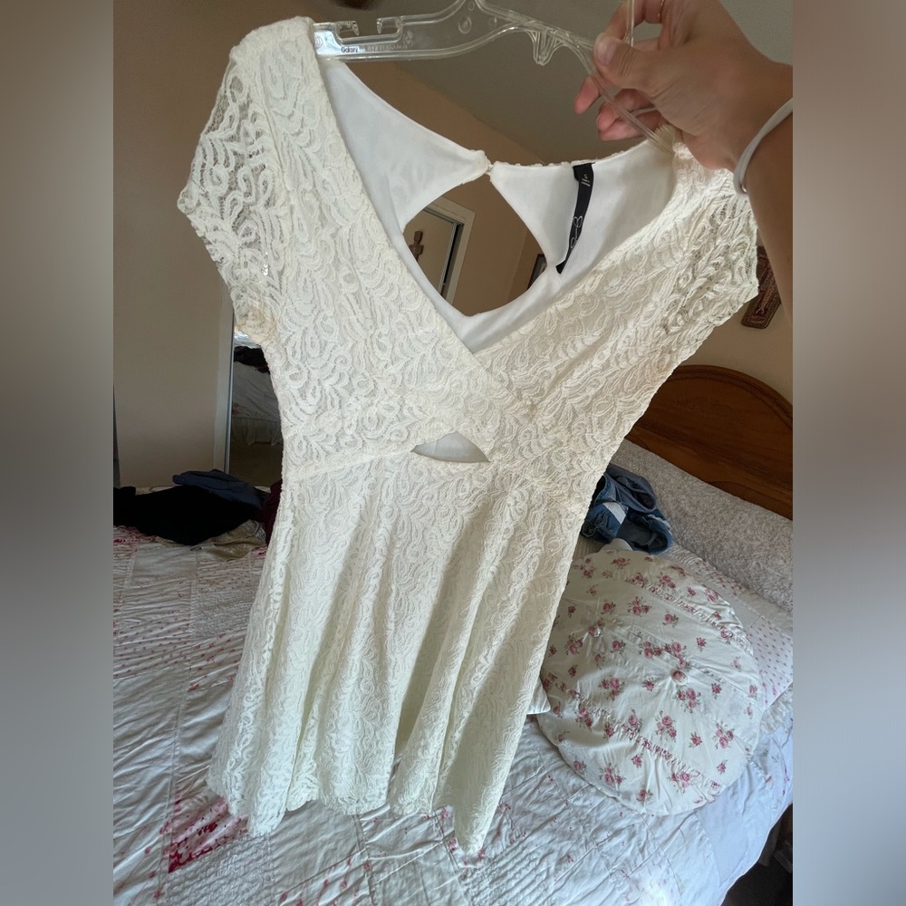 Jessica Simpson white lace dress with opening in front